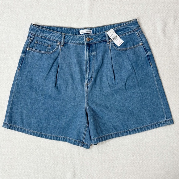 LOFT A-Line Denim Shorts in Classic Mid Wash - sz 32 - Picture 1 of 12